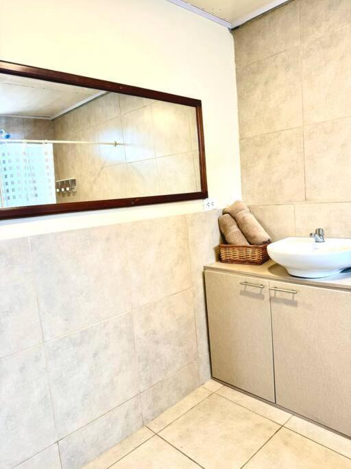 Suite En Exclusiva Urbanizacion Con Piscina Privada Manta Ngoại thất bức ảnh